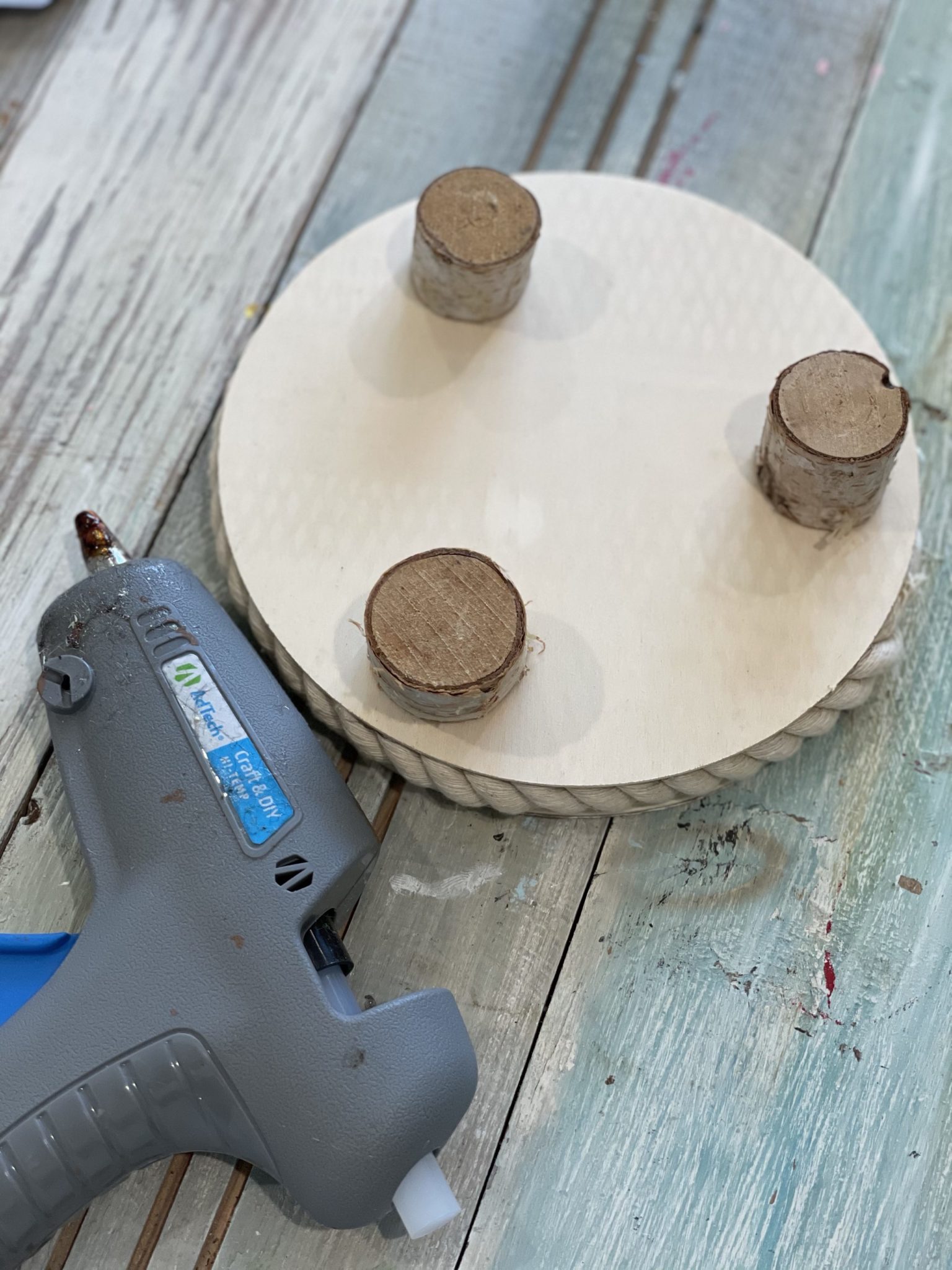 diy $5 wooden riser - Re-Fabbed