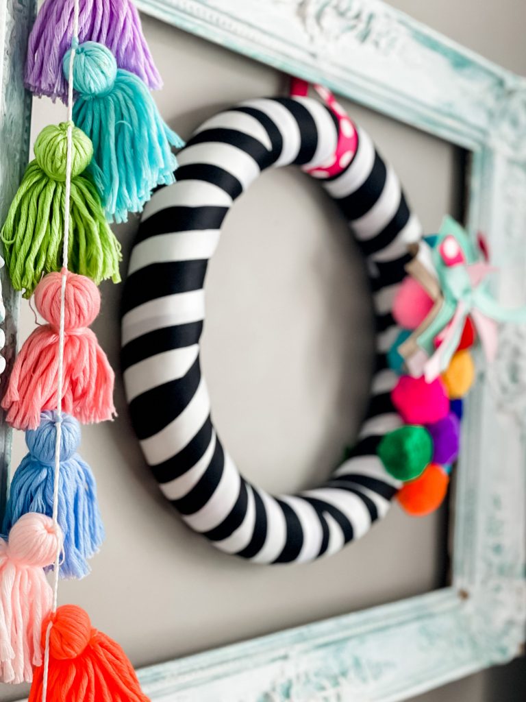 how to make a wreath from a pool noodle