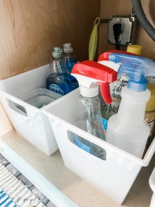 how to organize under the sink using items from the dollar tree