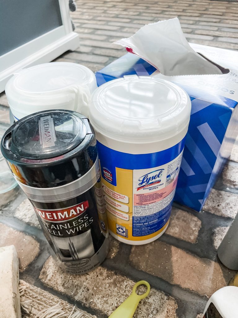 how to organize under the sink using items from the dollar tree