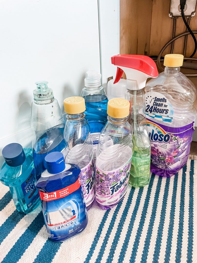 how to organize under the sink using items from the dollar tree