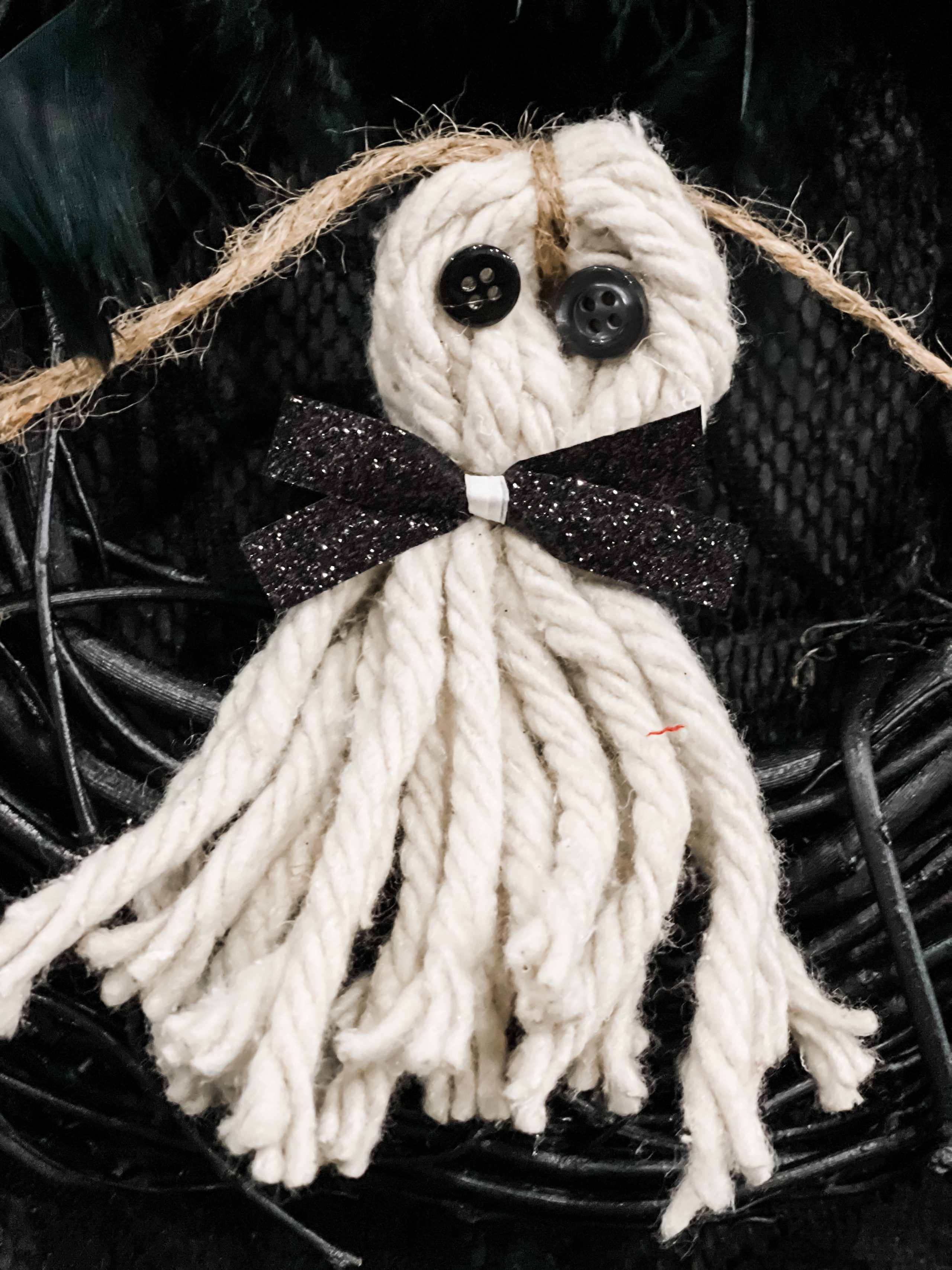 diyghostgarlandusingdollartreemop15 ReFabbed