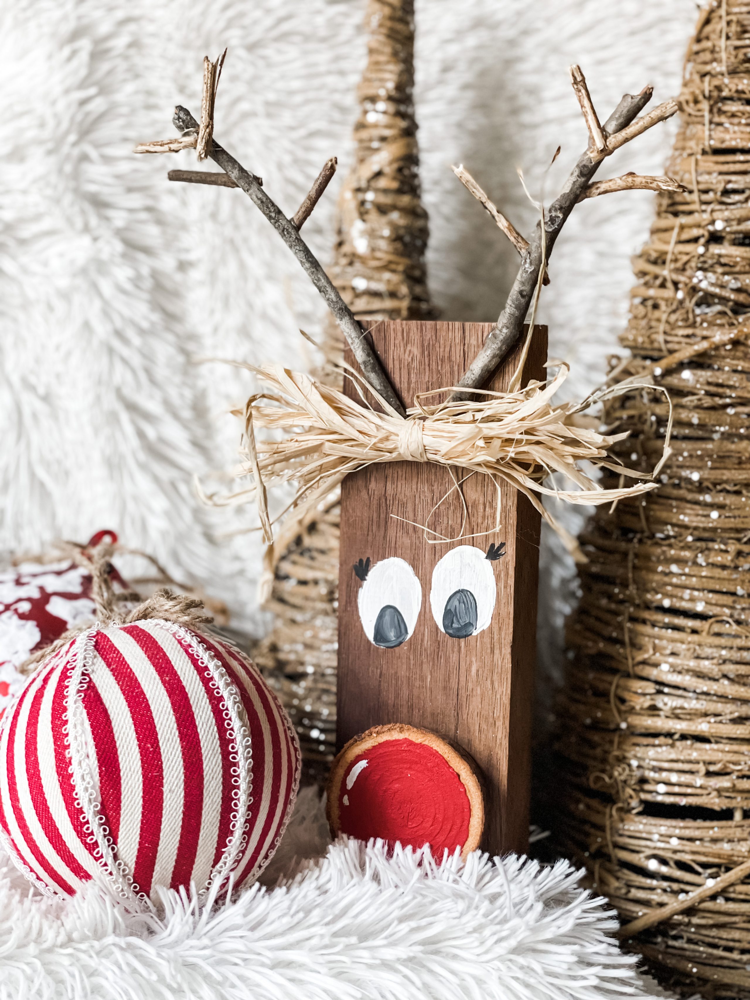 diy wood block reindeer ReFabbed