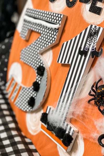 close up of the diy october 31 halloween sign