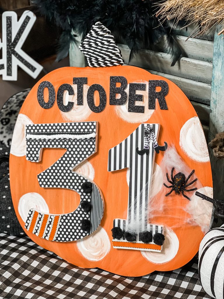 close up of the diy october 31 halloween sign