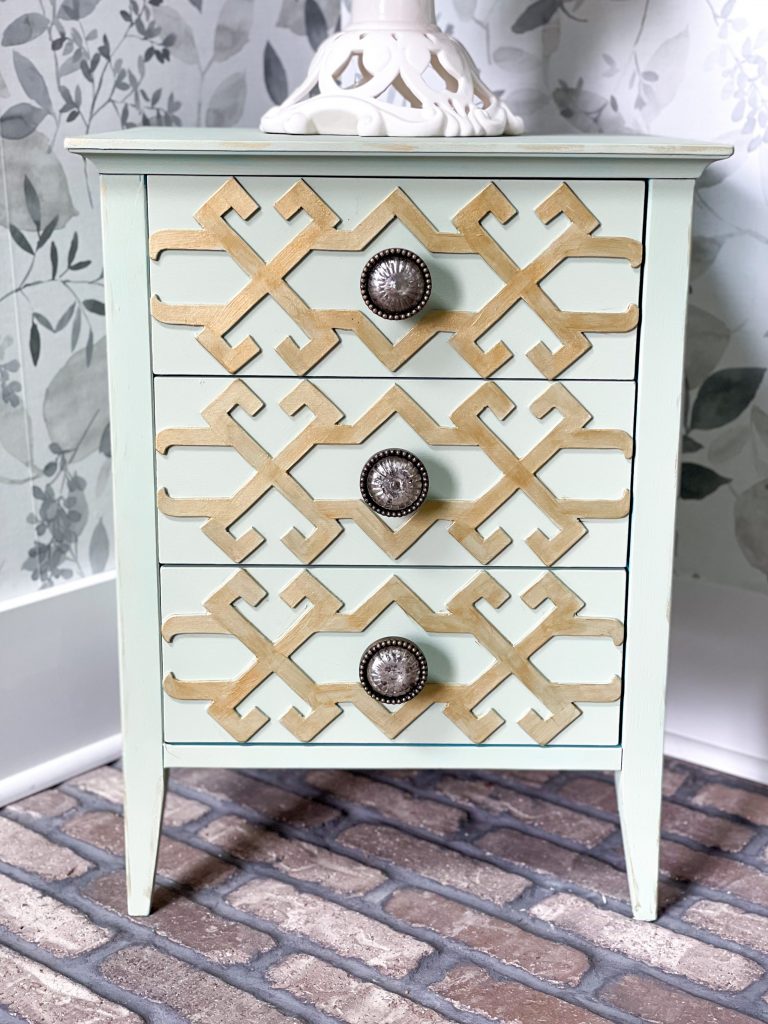 finished product of the cheap and easy side table makeover using chalk paint