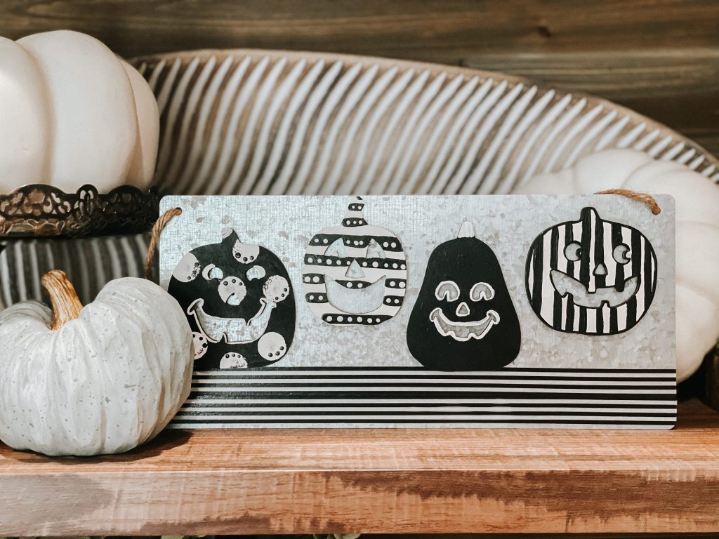 final product of the diy jack o lantern sign decor