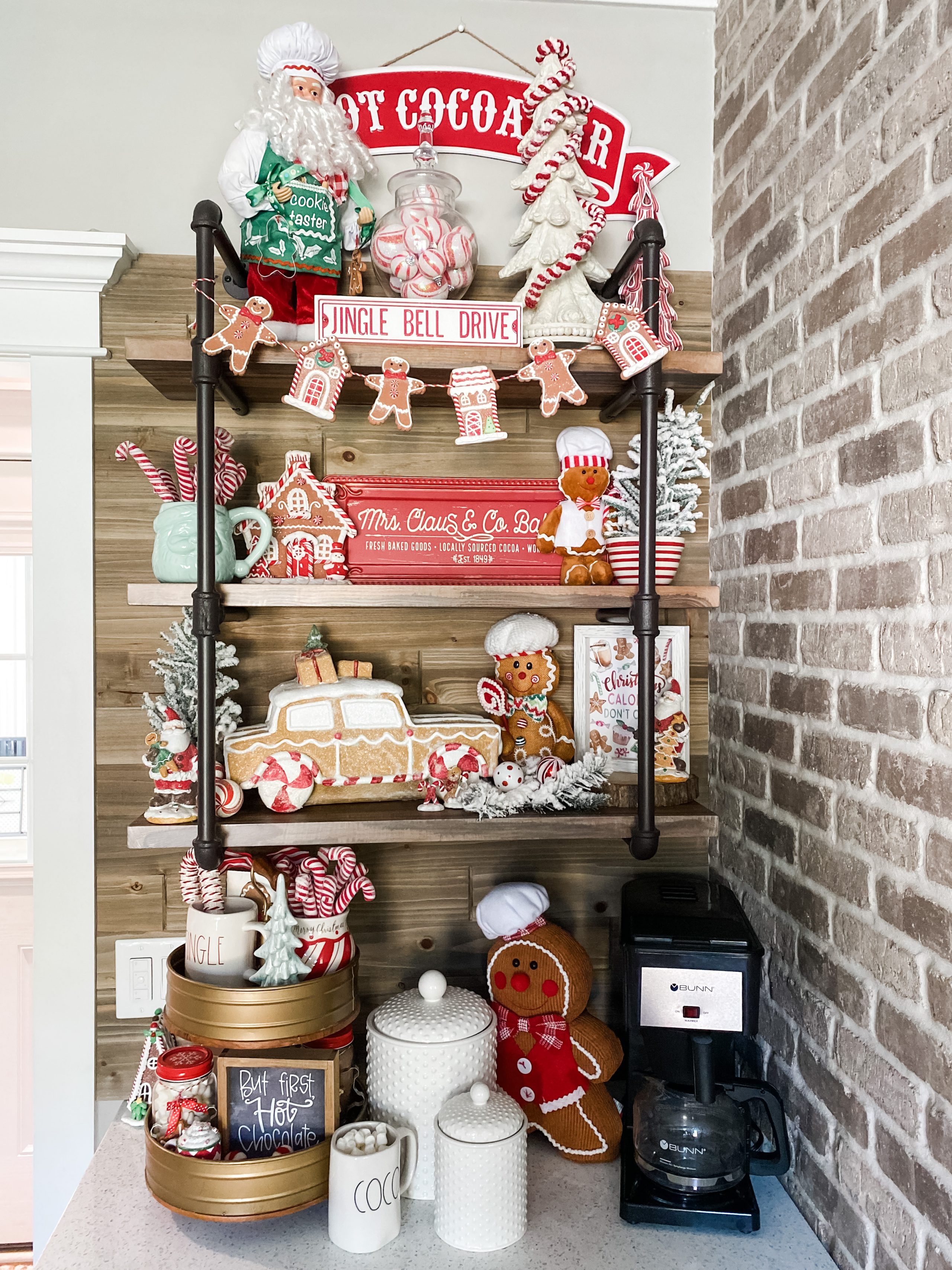 CHRISTMAS-COFFEE-BAR-GINGERBREAD-HOT-COCOA-BAR1 - Re-Fabbed