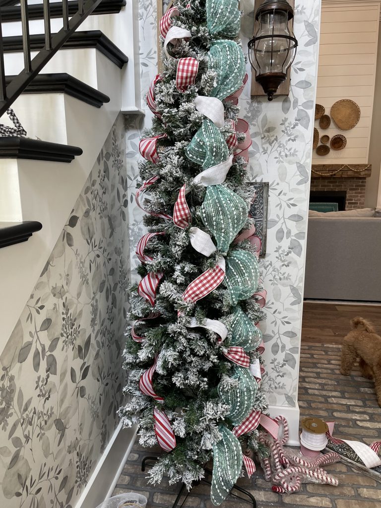 picture of ribbon on a christmas treee