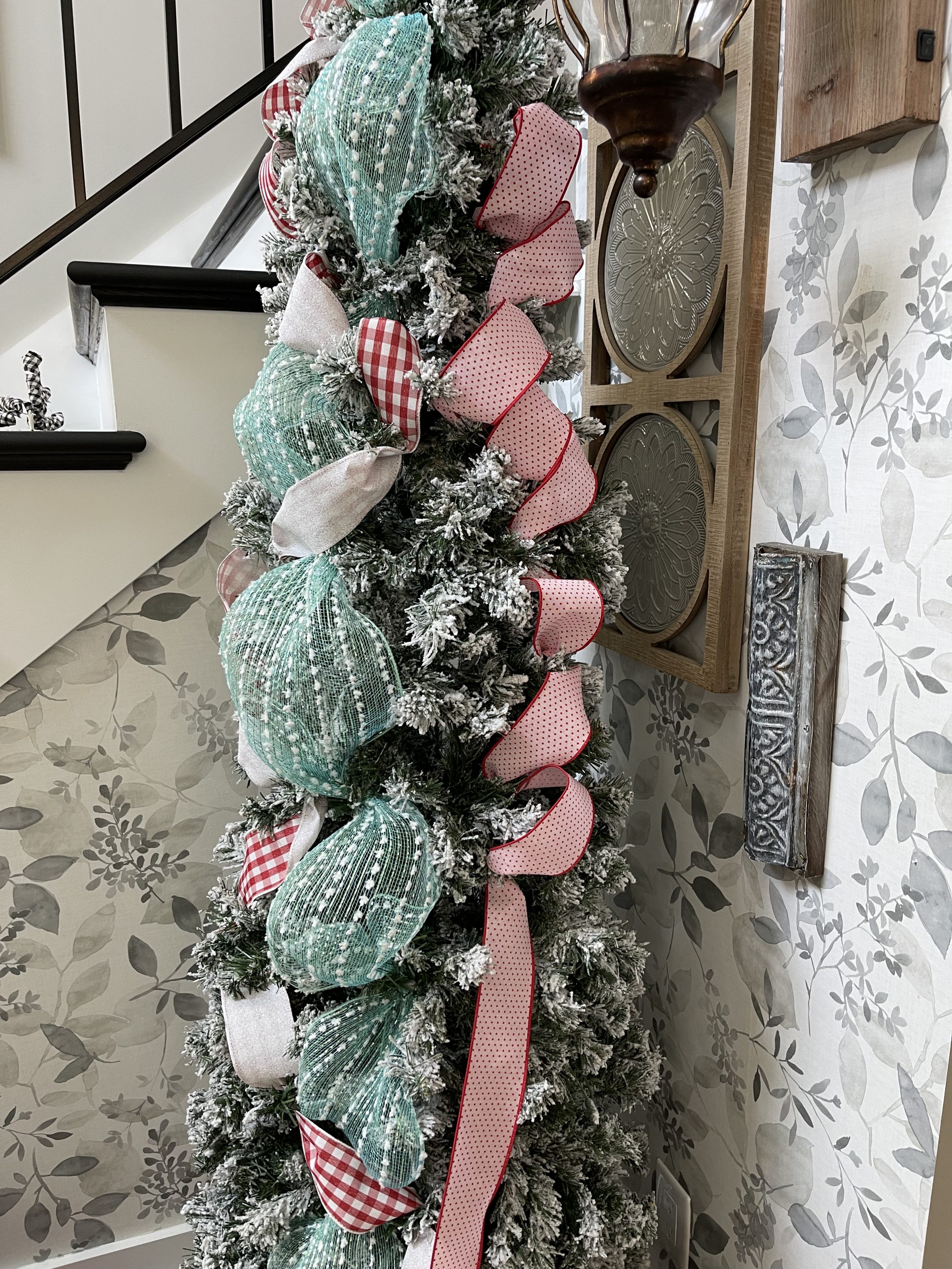 how to add ribbon to a Christmas tree - Re-Fabbed