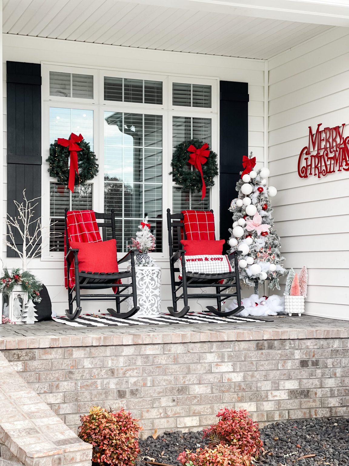 Christmas porch with nutcrackers - Re-Fabbed
