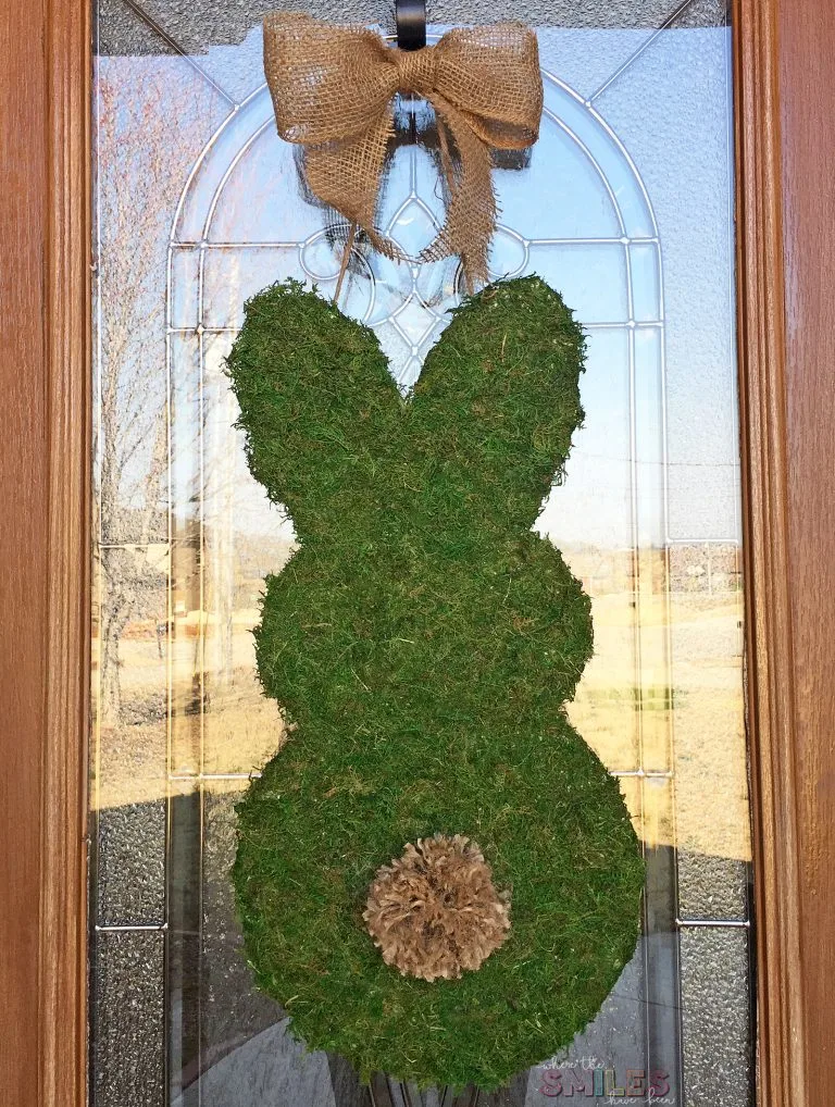 Easy DIY Easter Decor door hanger