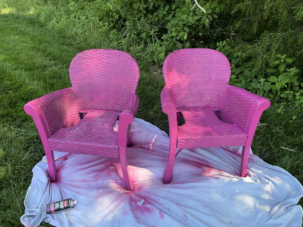 spray painted outdoor chairs hot pink