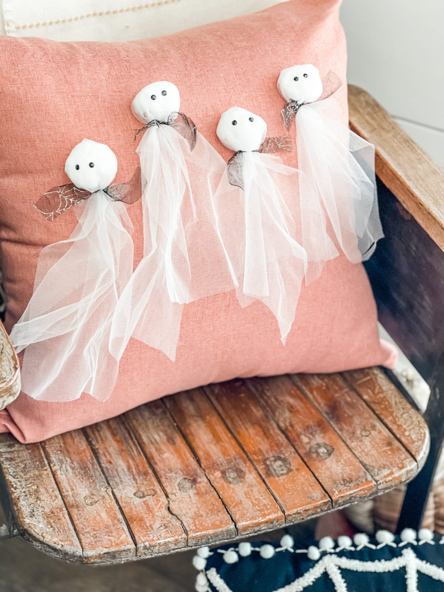 Diy halloween ghost pillow re fabbed