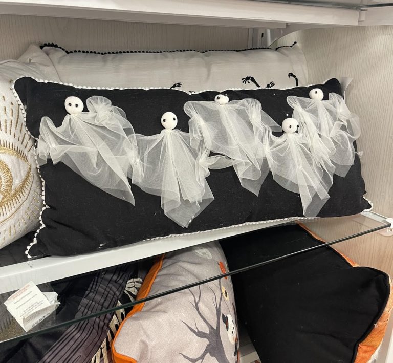 diy halloween ghost pillow ReFabbed