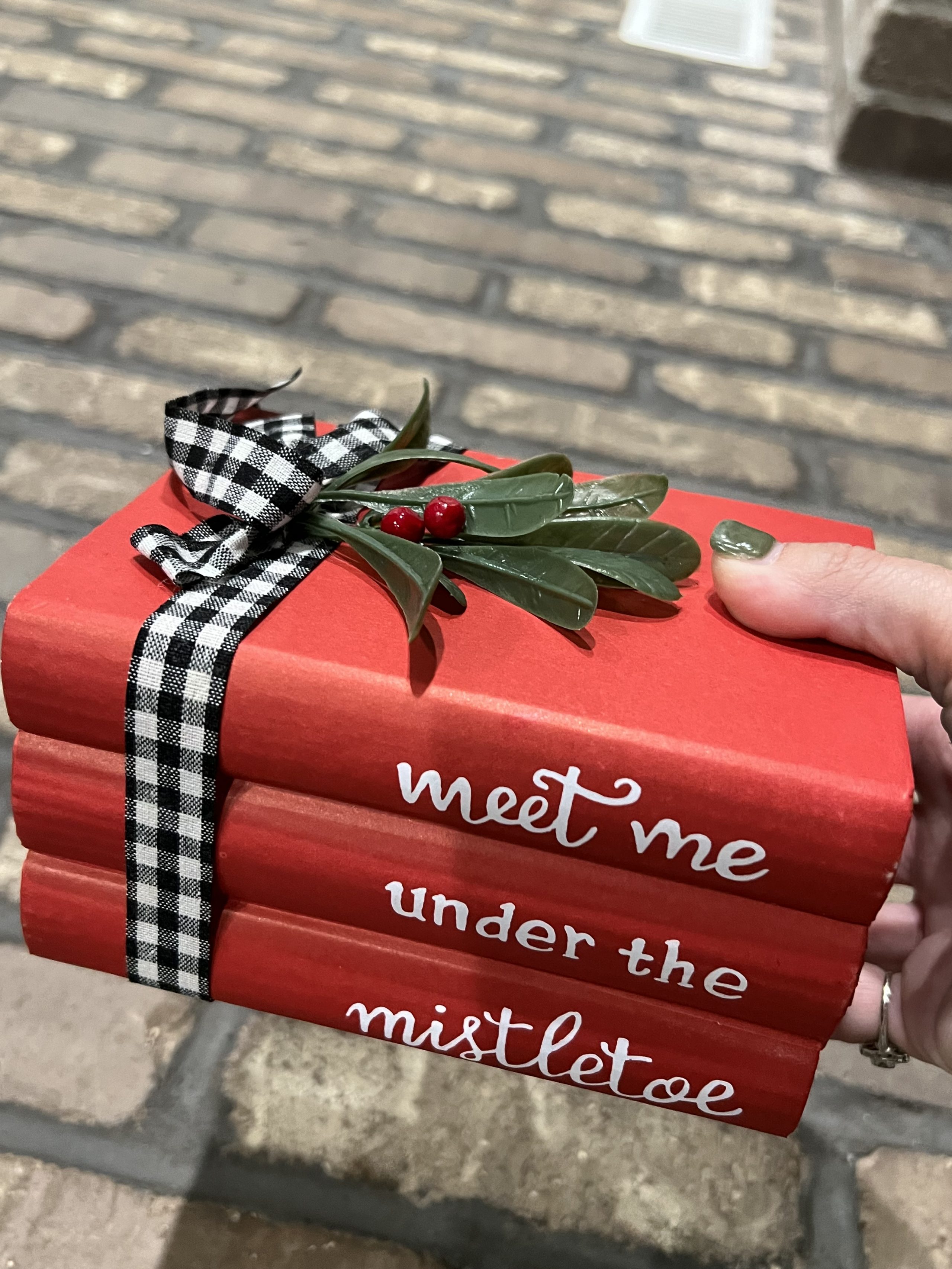 Diy Dollar Store Christmas Book Makeover Re Fabbed diy-dollar-store-christmas-book-makeover-re-fabbed