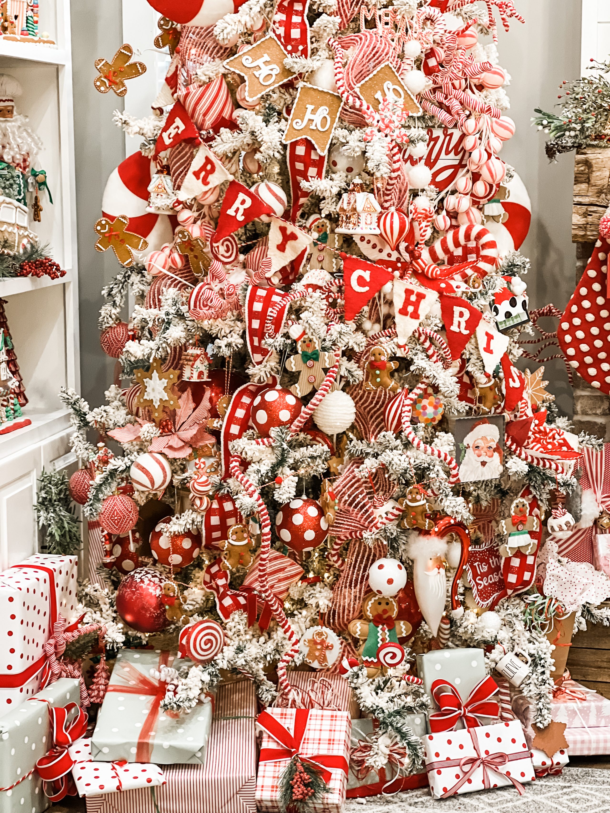 red and white christmas tree with gingerbread Re Fabbed