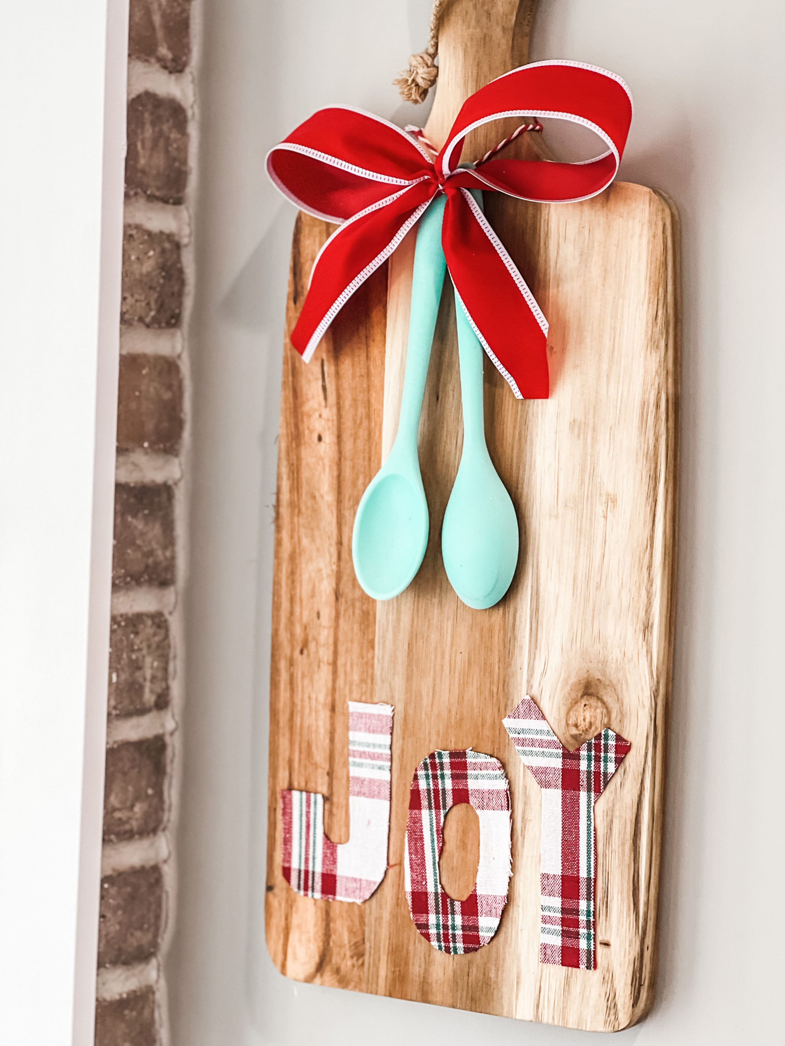 Christmas Cutting Board Makeover Re Fabbed Christmas Cutting Board Makeover Re Fabbed