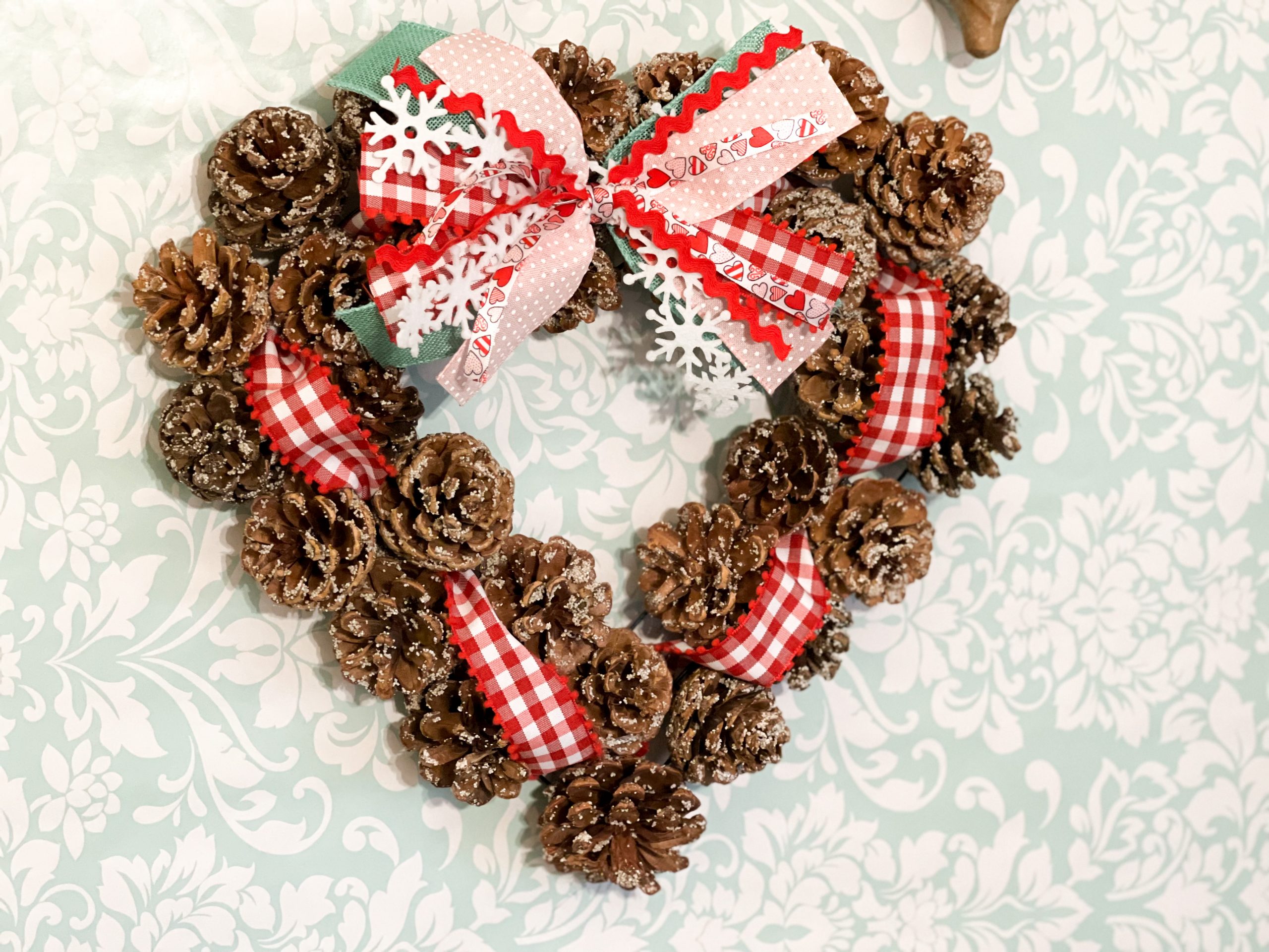 diy pinecone heart wreath ReFabbed