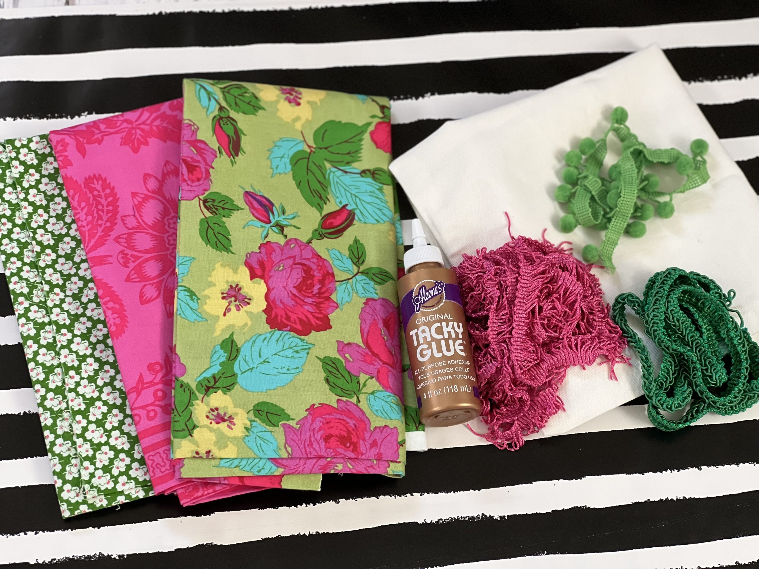 The Easiest Pillow Cover Ever - Organize and Decorate Everything