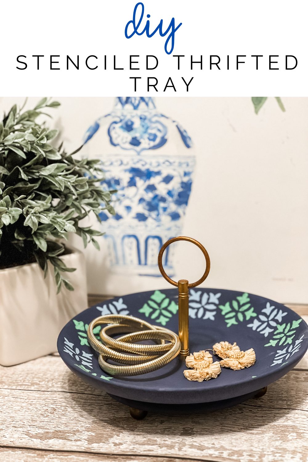 how to makeover a thrift store tray using stencils - Re-Fabbed