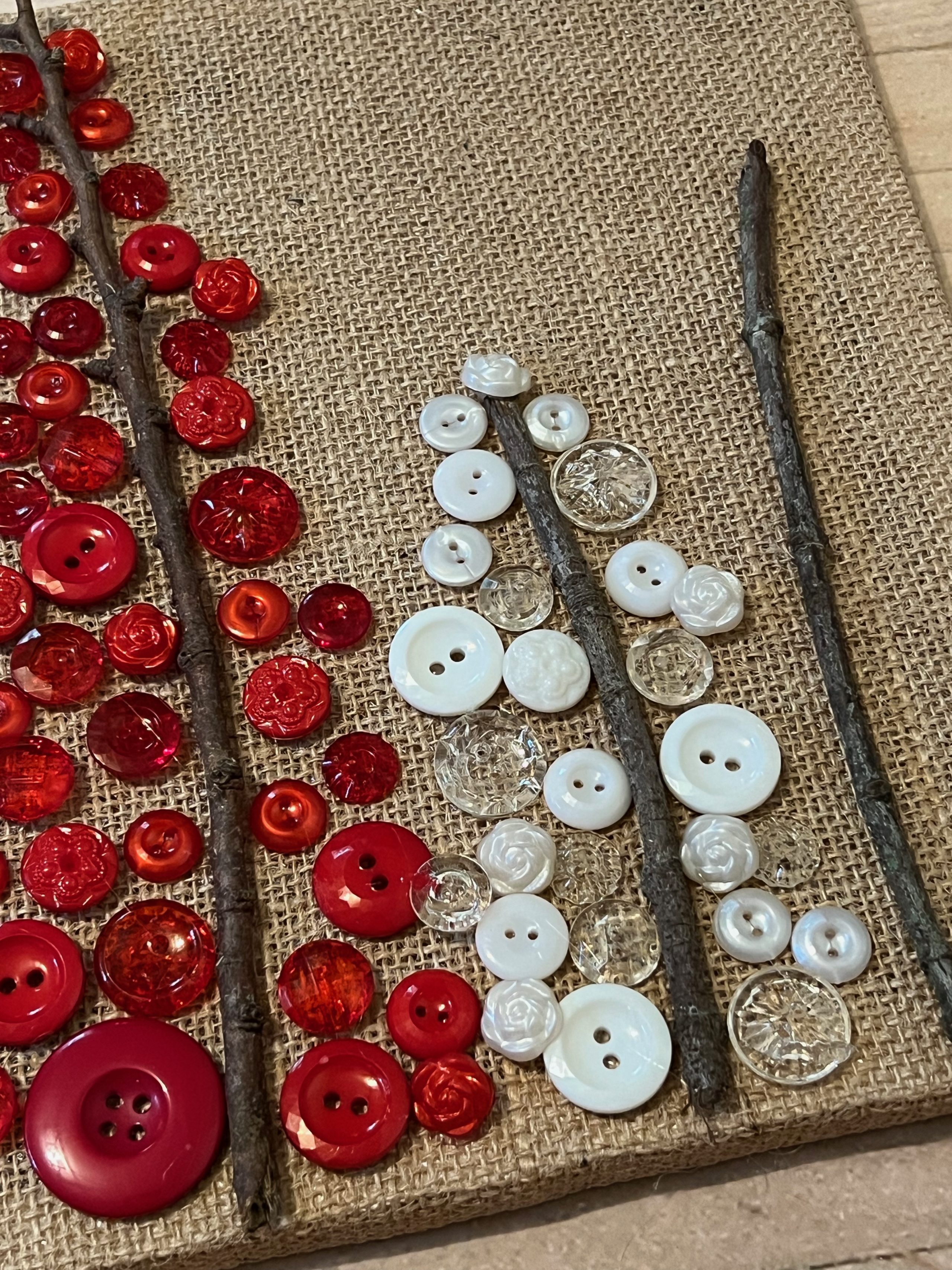 how to make christmas trees with buttons - Re-Fabbed