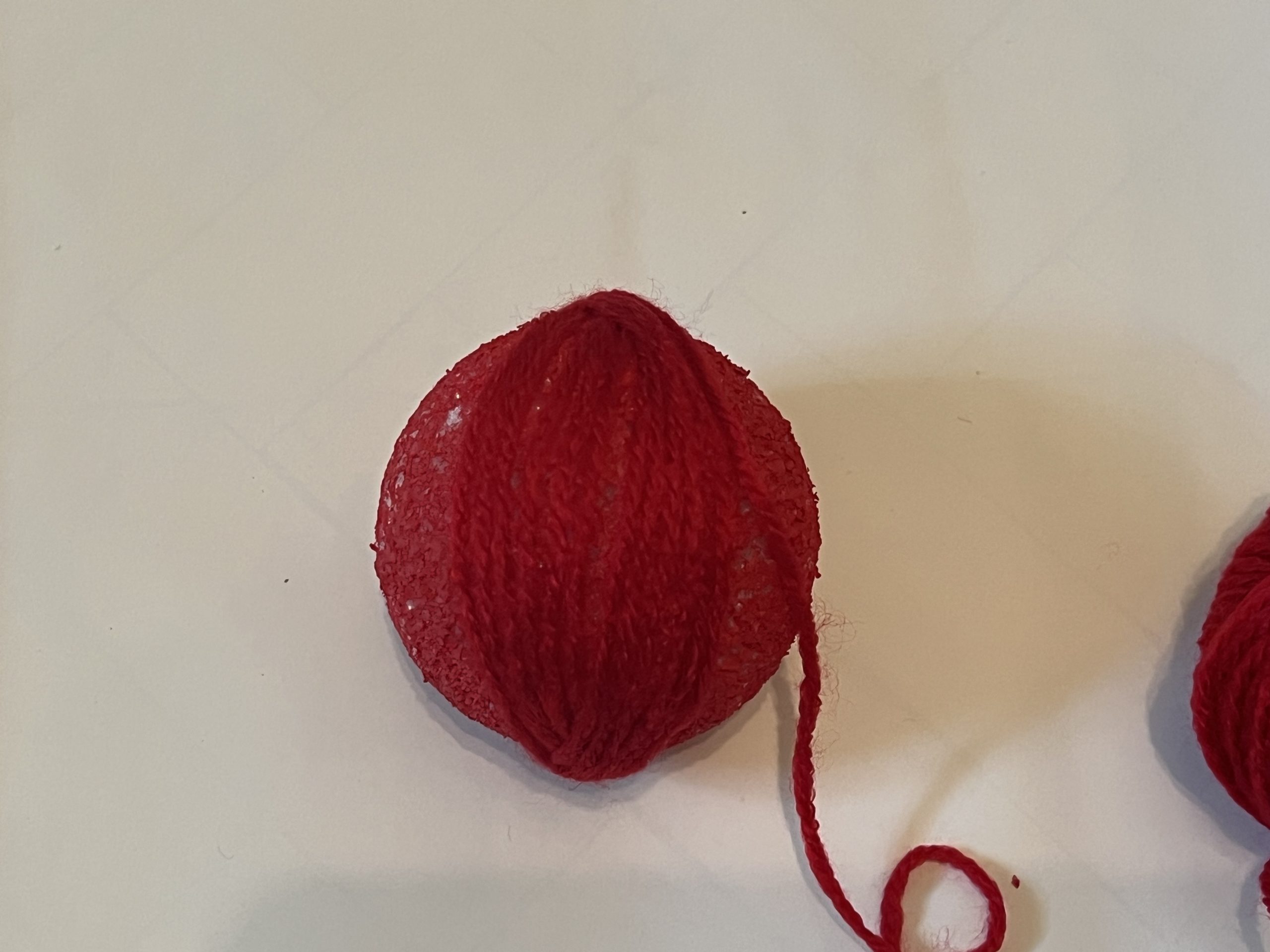 how to make christmas garland with yarn ReFabbed