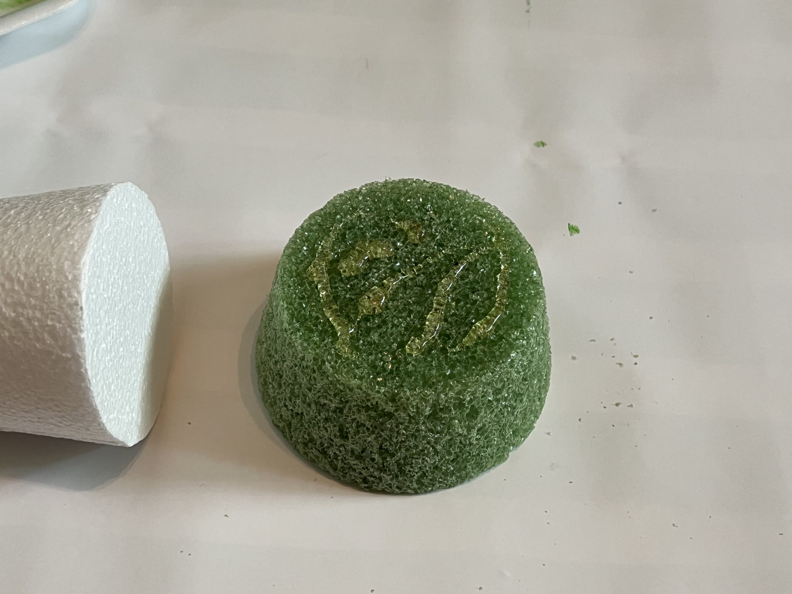 how to make a witch with dollar tree supplies - Re-Fabbed