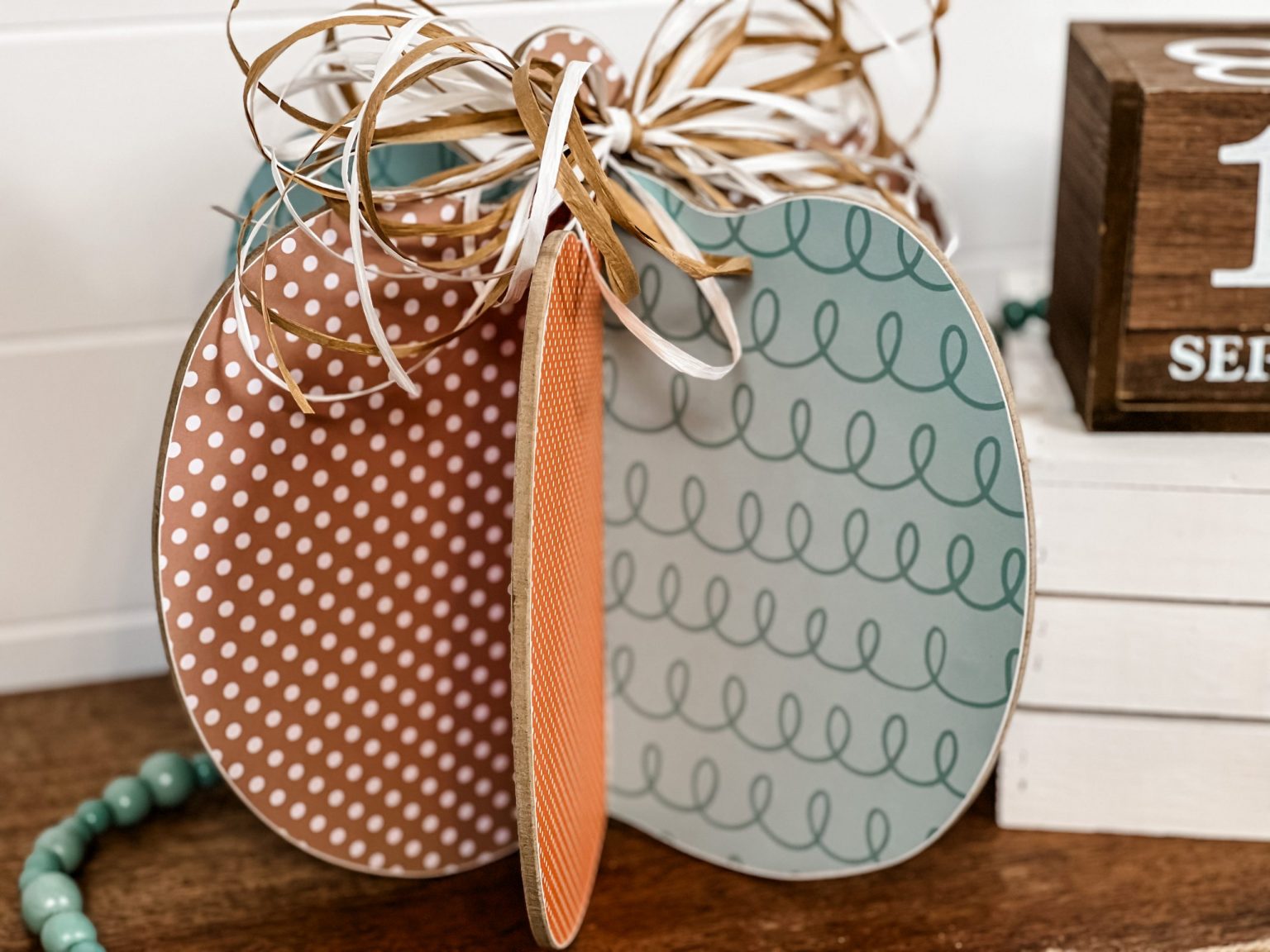 how to decorate the dollar tree 3d pumpkin - Re-Fabbed