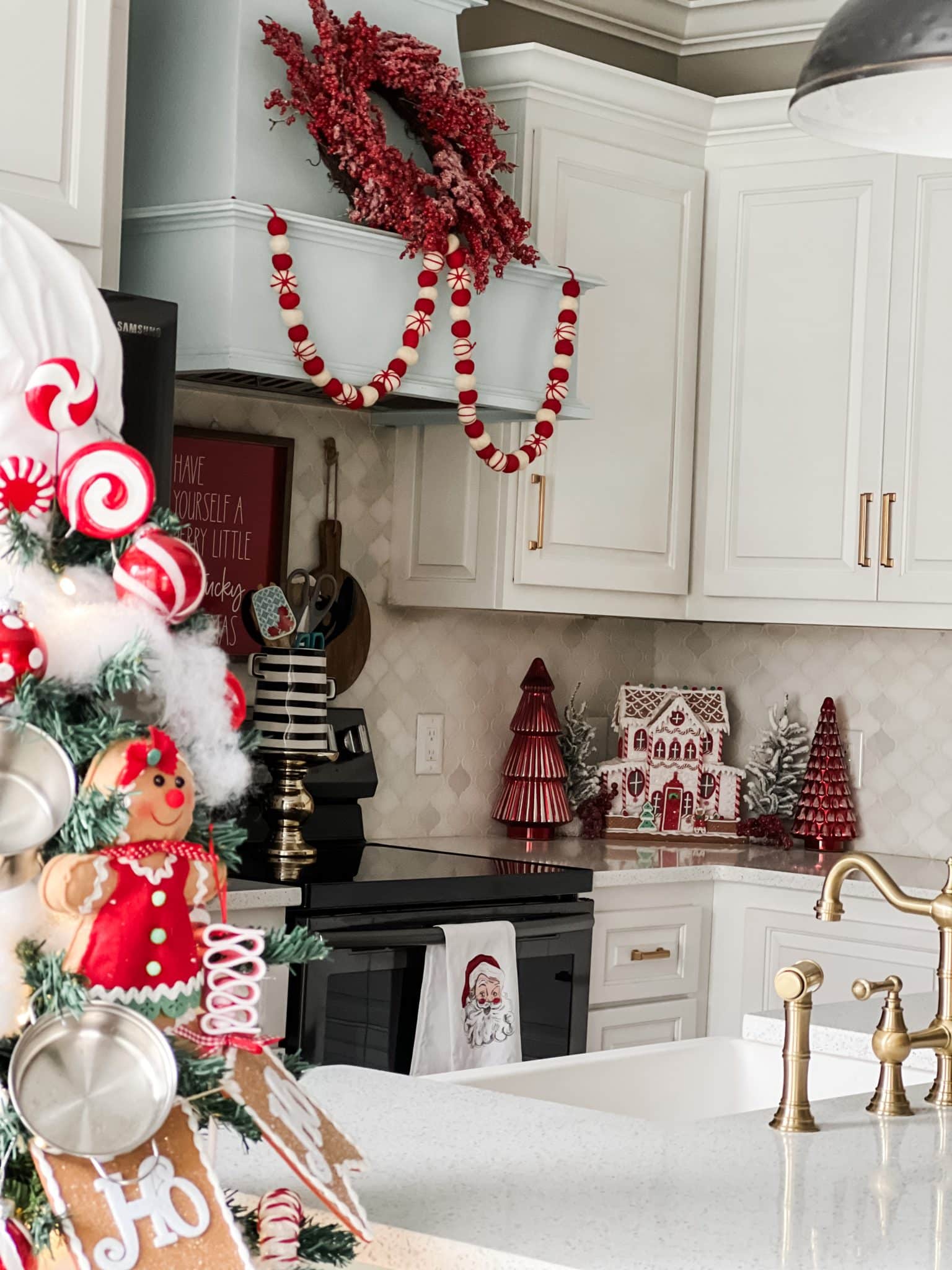 christmas kitchen inspiration with red and white ReFabbed