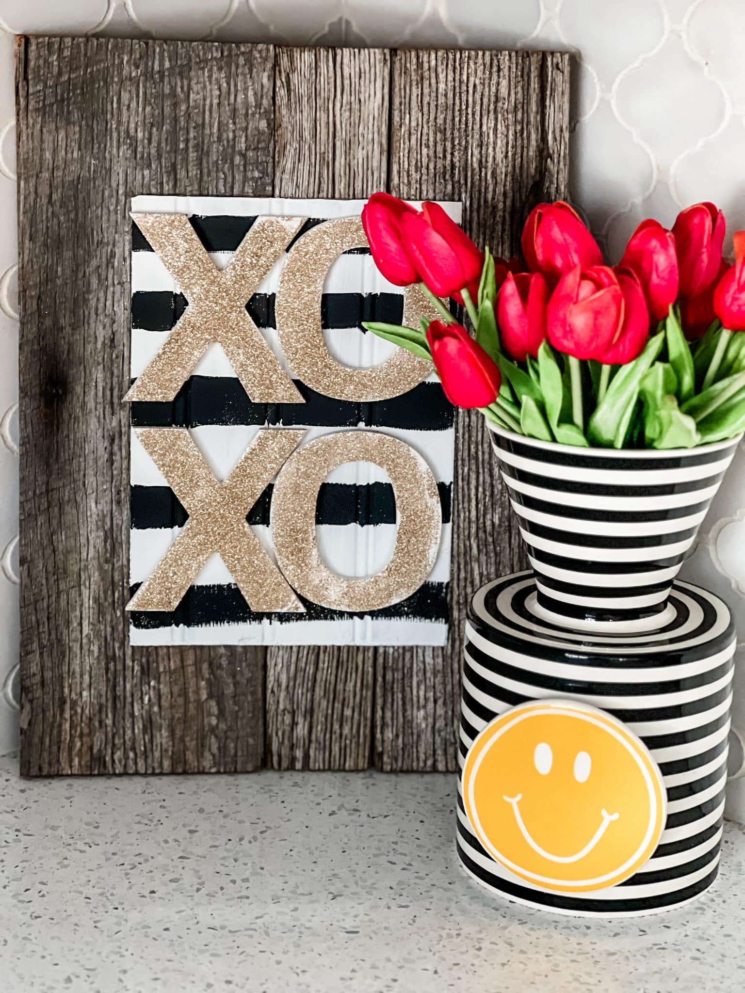 how to make an xoxo valentine sign ReFabbed