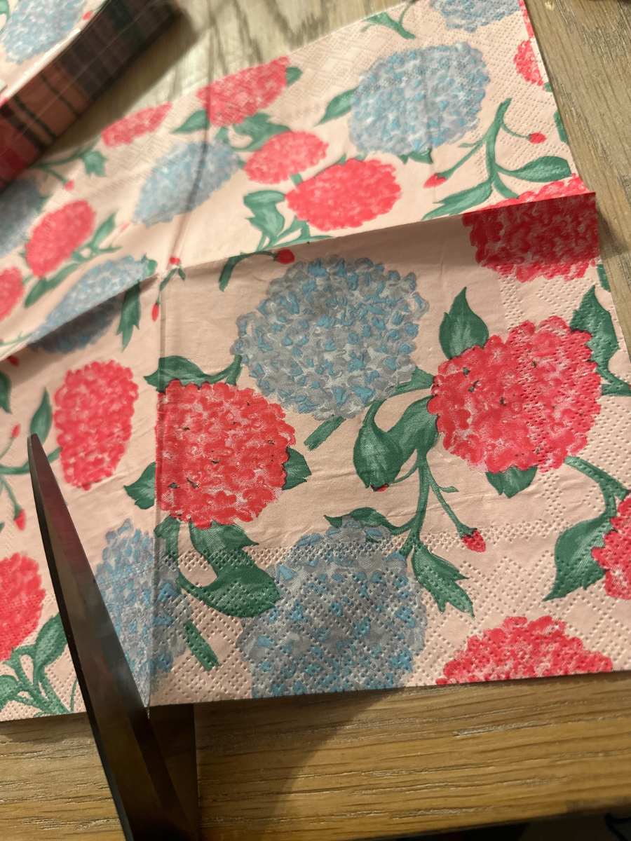 how to make cute home decor using a napkin - Re-Fabbed