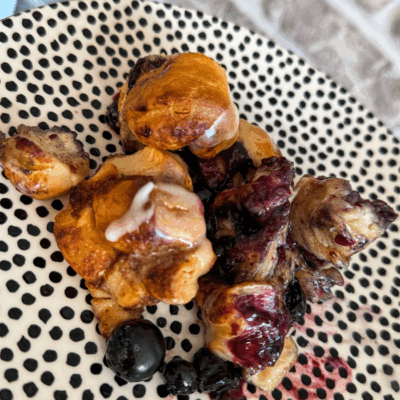 how to make a blueberry cinnamon roll bake