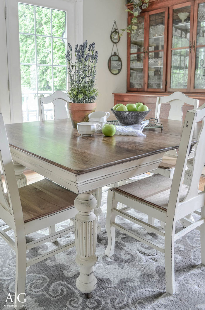 Creatice White Painted Dining Room Furniture with Simple Decor